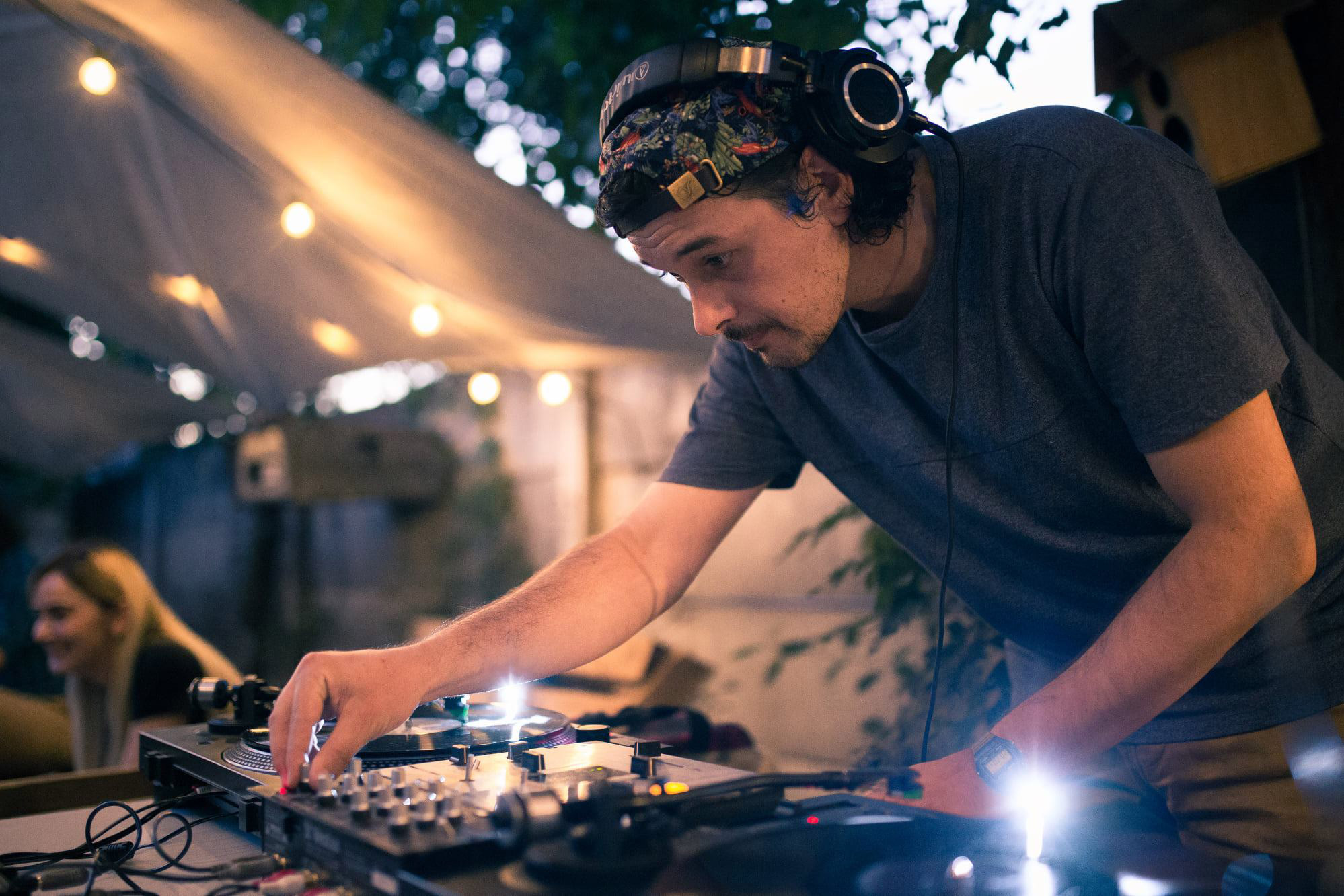 DJ Spler vinyl DJ set<br/><span style=''>Vineri, 12 august 2022, ora 18:00</span>